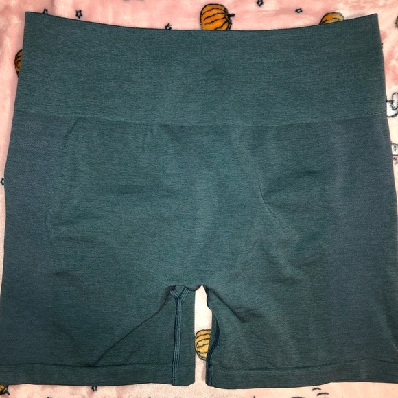 Alphalete Amplify Short Bundle (4) XL - Picture 8 of 10